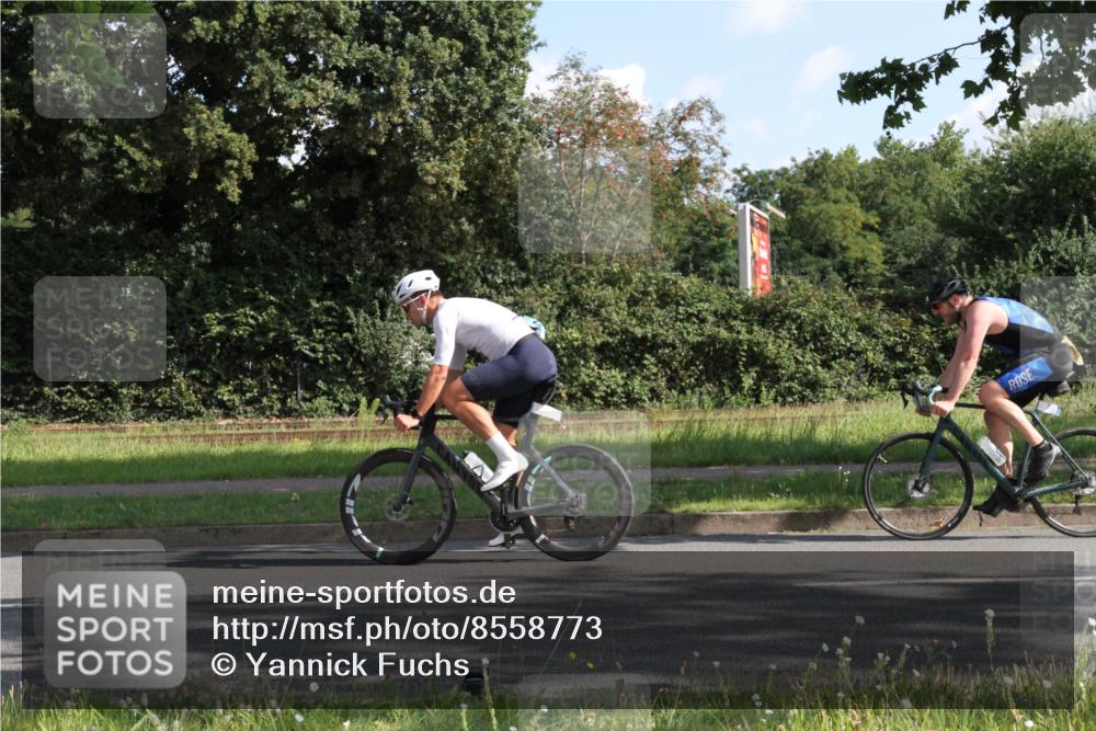 10.08.2025 - GEWOBA Citytriathlon Bremen Yannick Fuchs http://msf.ph/oto/8558773 10.08.2025 10:34:05 Radfahren 81, 97, 151, 161, 239, 245, 409, 419, 427, 451, 512 meine-sportfotos.de