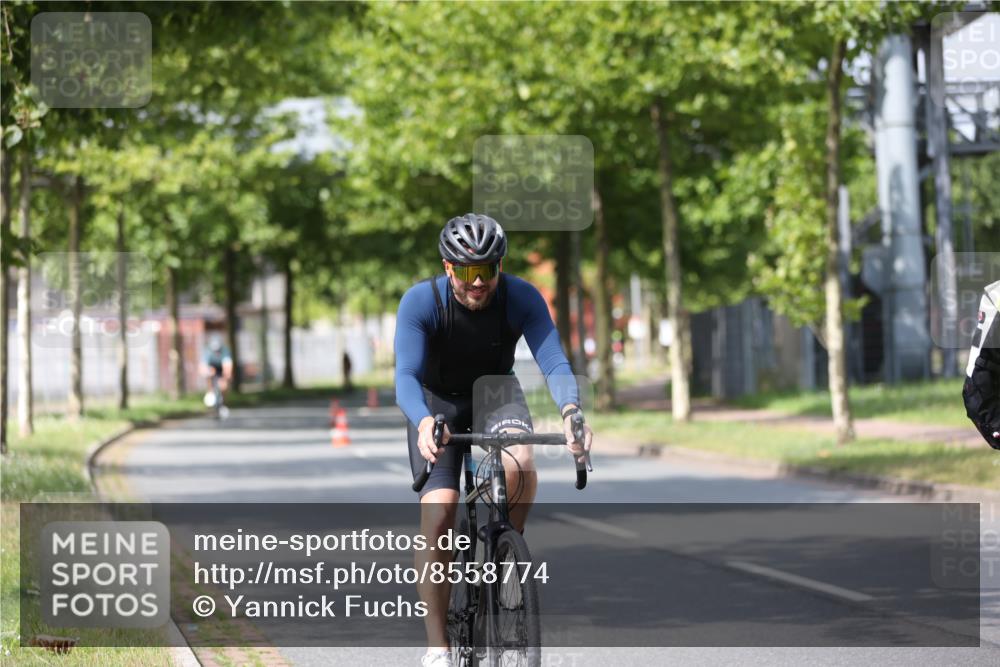 10.08.2025 - GEWOBA Citytriathlon Bremen Yannick Fuchs http://msf.ph/oto/8558774 10.08.2025 12:34:50 Radfahren 556, 584, 591, 632, 680, 736, 826, 841, 855, 914, 915, 956, 1027, 1037 meine-sportfotos.de