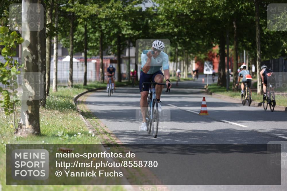 10.08.2025 - GEWOBA Citytriathlon Bremen Yannick Fuchs http://msf.ph/oto/8558780 10.08.2025 12:34:55 Radfahren 556, 591, 632, 680, 736, 826, 841, 855, 902, 915, 956, 1035 meine-sportfotos.de