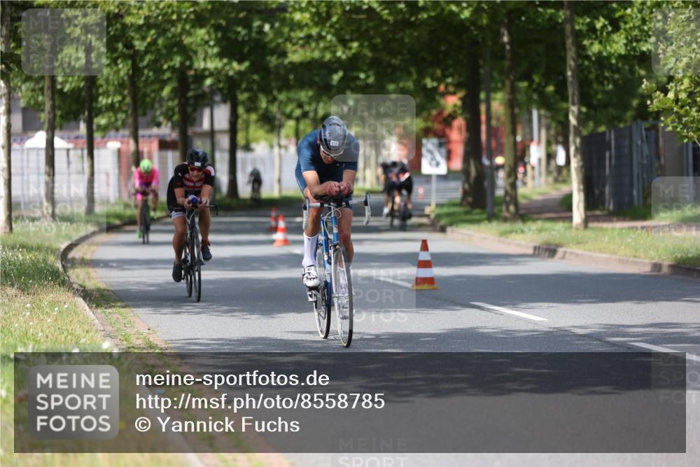 10.08.2025 - GEWOBA Citytriathlon Bremen Yannick Fuchs http://msf.ph/oto/8558785 10.08.2025 12:34:58 Radfahren 556, 558, 591, 632, 680, 707, 841, 855, 902, 915, 956, 1035 meine-sportfotos.de