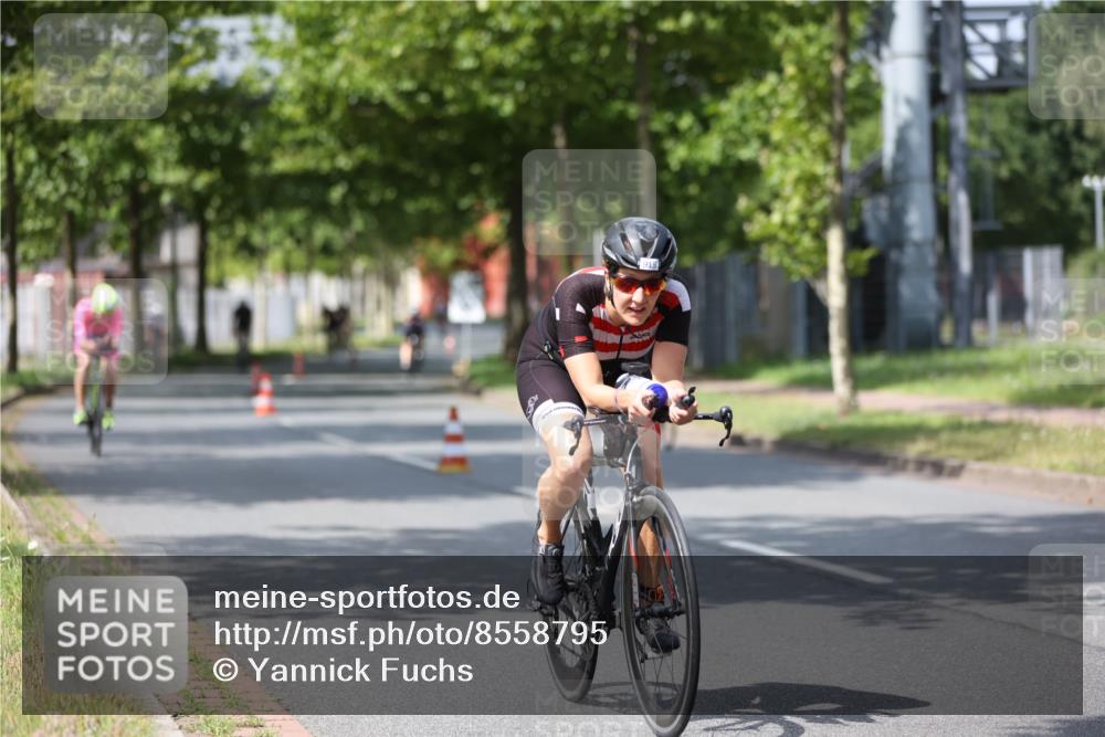 10.08.2025 - GEWOBA Citytriathlon Bremen Yannick Fuchs http://msf.ph/oto/8558795 10.08.2025 12:34:59 Radfahren 556, 558, 591, 632, 680, 707, 855, 902, 915, 956, 1035 meine-sportfotos.de