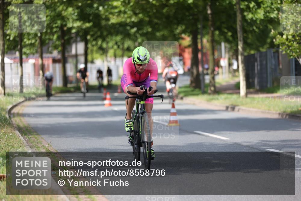 10.08.2025 - GEWOBA Citytriathlon Bremen Yannick Fuchs http://msf.ph/oto/8558796 10.08.2025 12:35:01 Radfahren 556, 558, 632, 680, 707, 855, 902, 915, 956, 977, 1035 meine-sportfotos.de