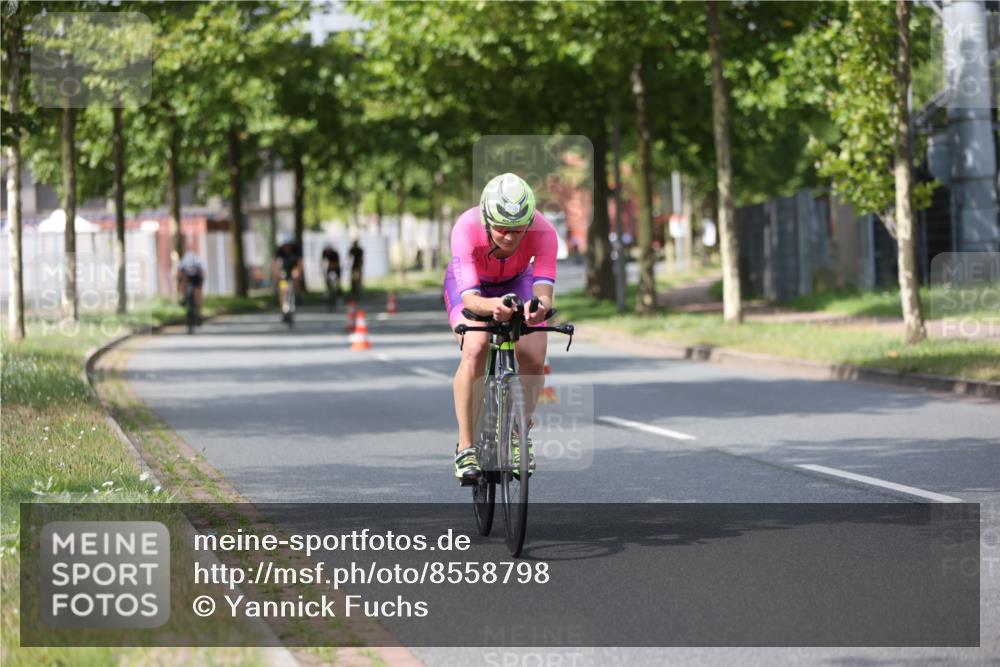 10.08.2025 - GEWOBA Citytriathlon Bremen Yannick Fuchs http://msf.ph/oto/8558798 10.08.2025 12:35:01 Radfahren 556, 558, 632, 680, 707, 855, 902, 915, 956, 977, 1035 meine-sportfotos.de
