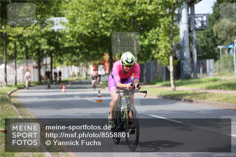 10.08.2025 - GEWOBA Citytriathlon Bremen Yannick Fuchs http://msf.ph/oto/8558801 10.08.2025 12:35:02 Radfahren 556, 558, 680, 707, 855, 902, 915, 956, 977, 1035 meine-sportfotos.de