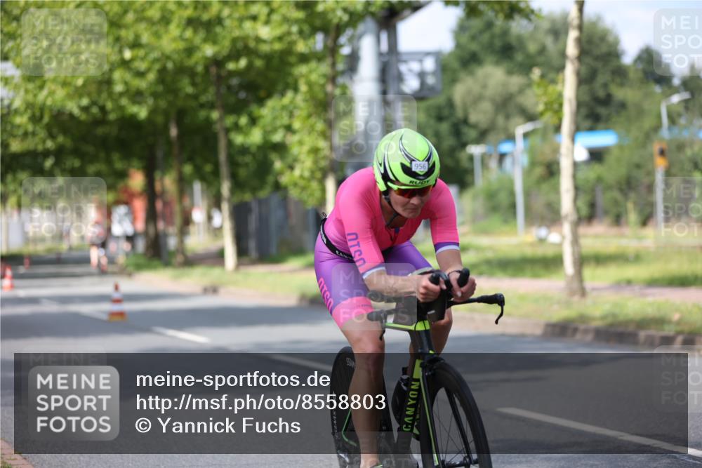 10.08.2025 - GEWOBA Citytriathlon Bremen Yannick Fuchs http://msf.ph/oto/8558803 10.08.2025 12:35:02 Radfahren 556, 558, 680, 707, 855, 902, 915, 956, 977, 1035 meine-sportfotos.de