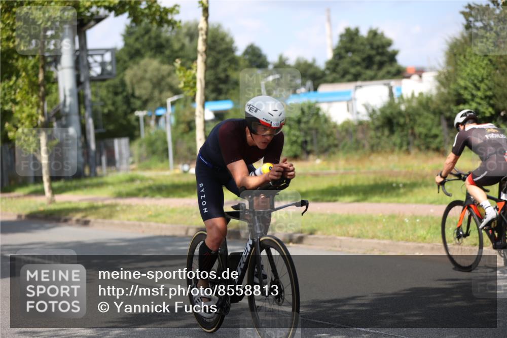 10.08.2025 - GEWOBA Citytriathlon Bremen Yannick Fuchs http://msf.ph/oto/8558813 10.08.2025 12:35:07 Radfahren 558, 680, 707, 855, 902, 915, 956, 973, 977, 1035 meine-sportfotos.de