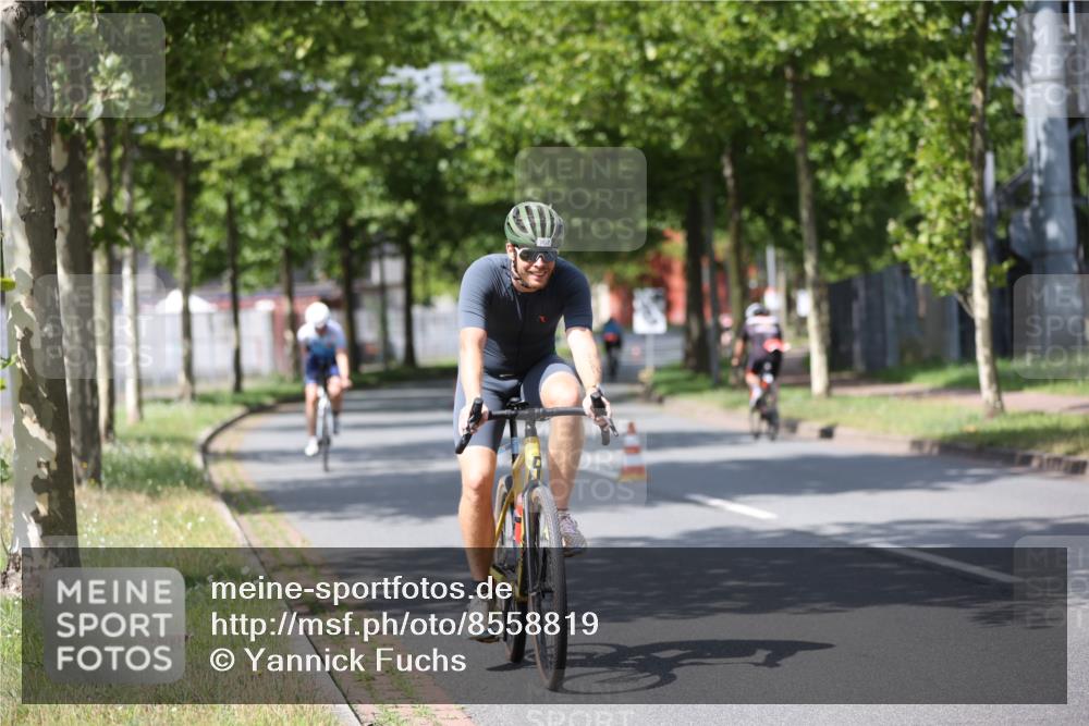 10.08.2025 - GEWOBA Citytriathlon Bremen Yannick Fuchs http://msf.ph/oto/8558819 10.08.2025 12:35:10 Radfahren 558, 579, 680, 707, 855, 902, 915, 956, 973, 977, 1035, 1039 meine-sportfotos.de