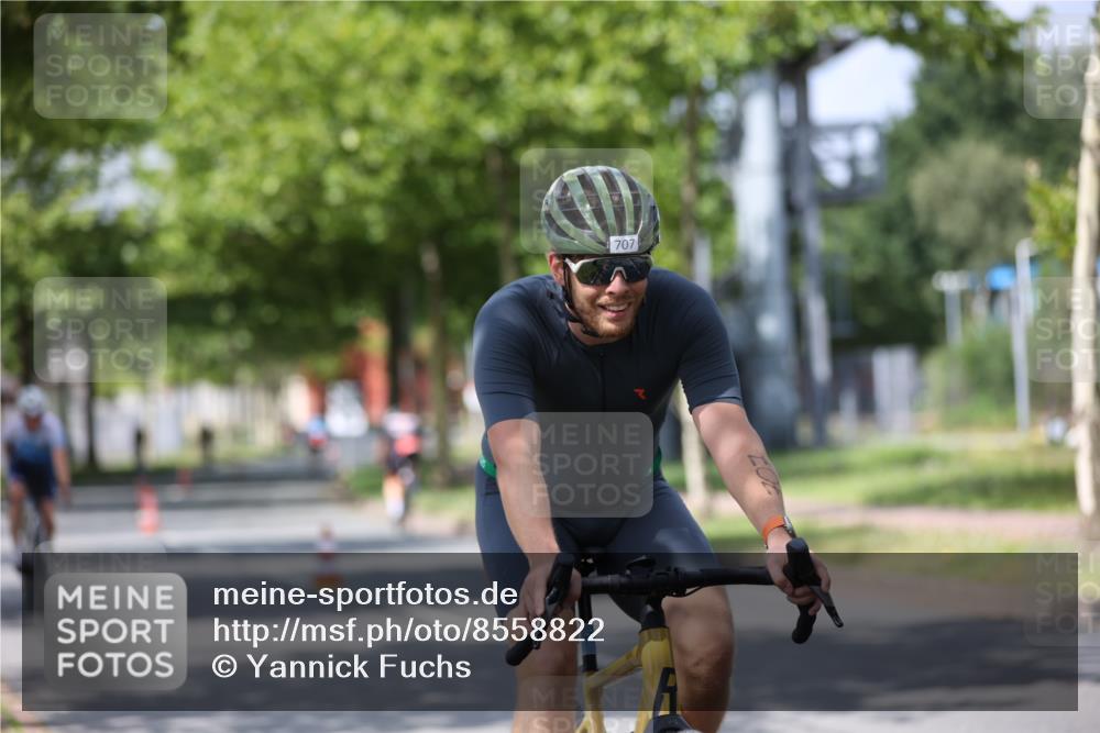 10.08.2025 - GEWOBA Citytriathlon Bremen Yannick Fuchs http://msf.ph/oto/8558822 10.08.2025 12:35:11 Radfahren 558, 579, 707, 855, 902, 915, 956, 973, 977, 1035, 1039 meine-sportfotos.de