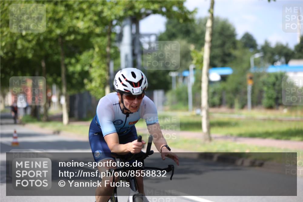10.08.2025 - GEWOBA Citytriathlon Bremen Yannick Fuchs http://msf.ph/oto/8558832 10.08.2025 12:35:13 Radfahren 558, 579, 707, 902, 956, 973, 977, 1035, 1039 meine-sportfotos.de