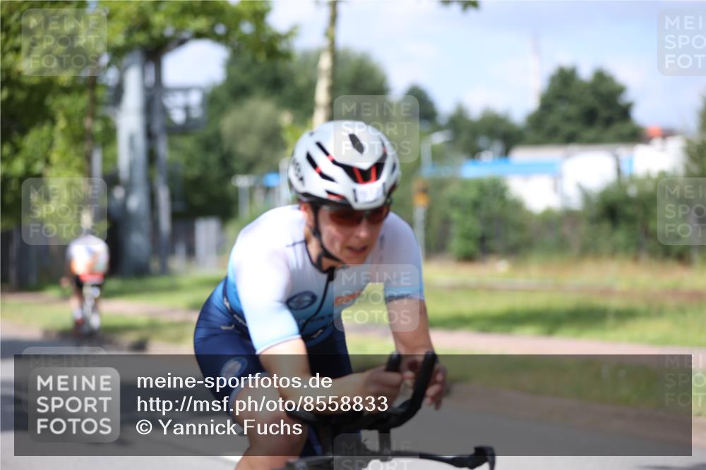 10.08.2025 - GEWOBA Citytriathlon Bremen Yannick Fuchs http://msf.ph/oto/8558833 10.08.2025 12:35:13 Radfahren 558, 579, 707, 902, 956, 973, 977, 1035, 1039 meine-sportfotos.de