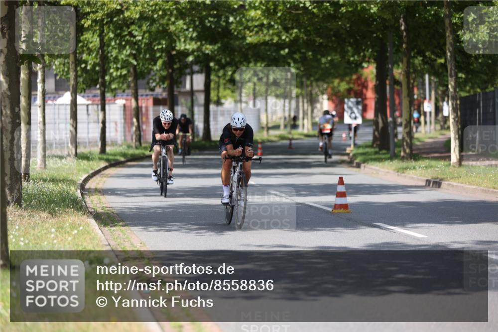 10.08.2025 - GEWOBA Citytriathlon Bremen Yannick Fuchs http://msf.ph/oto/8558836 10.08.2025 12:35:18 Radfahren 558, 579, 707, 902, 973, 977, 1039 meine-sportfotos.de