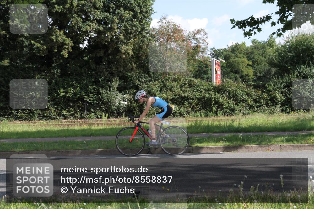 10.08.2025 - GEWOBA Citytriathlon Bremen Yannick Fuchs http://msf.ph/oto/8558837 10.08.2025 10:34:35 Radfahren 213, 358, 442, 456, 500 meine-sportfotos.de