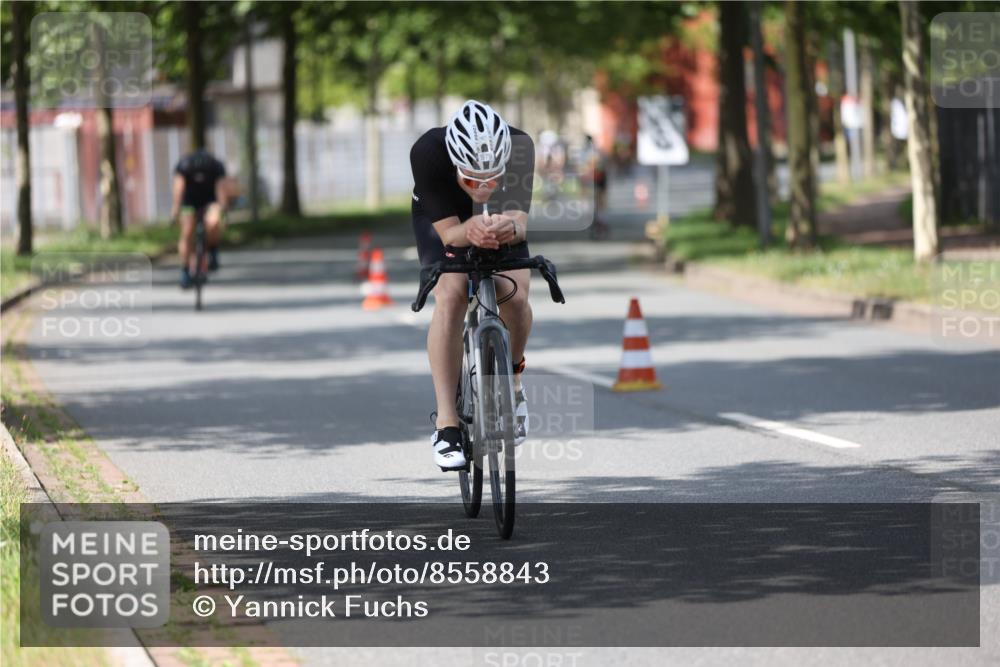 10.08.2025 - GEWOBA Citytriathlon Bremen Yannick Fuchs http://msf.ph/oto/8558843 10.08.2025 12:35:20 Radfahren 558, 579, 642, 707, 742, 973, 977, 1039 meine-sportfotos.de