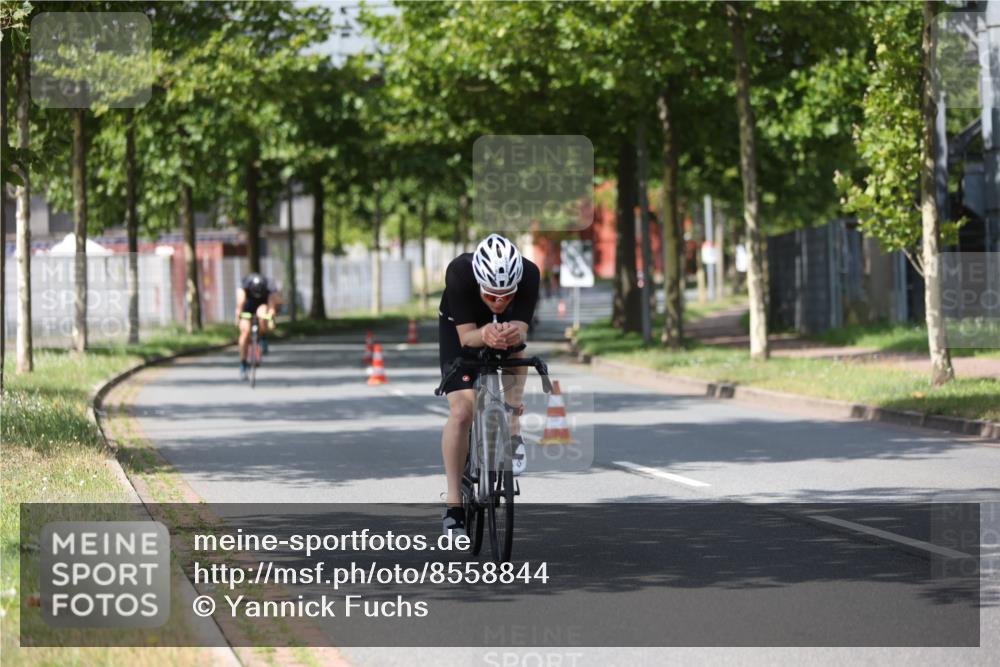 10.08.2025 - GEWOBA Citytriathlon Bremen Yannick Fuchs http://msf.ph/oto/8558844 10.08.2025 12:35:20 Radfahren 558, 579, 642, 707, 742, 973, 977, 1039 meine-sportfotos.de