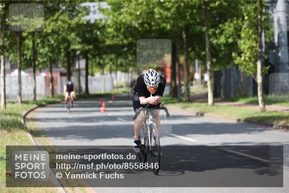 10.08.2025 - GEWOBA Citytriathlon Bremen Yannick Fuchs http://msf.ph/oto/8558846 10.08.2025 12:35:20 Radfahren 558, 579, 642, 707, 742, 973, 977, 1039 meine-sportfotos.de