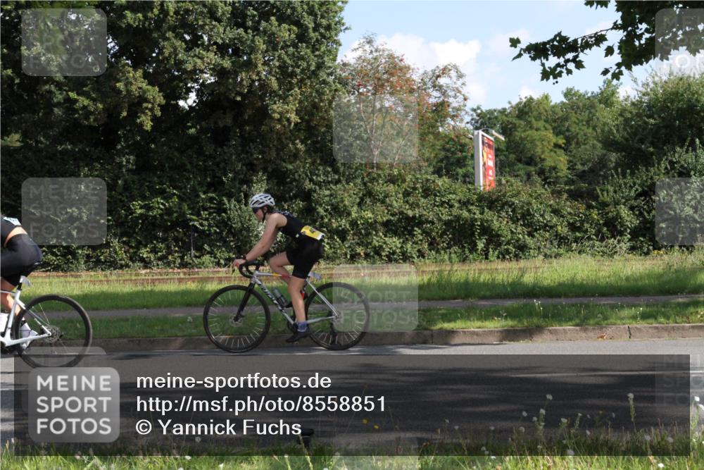 10.08.2025 - GEWOBA Citytriathlon Bremen Yannick Fuchs http://msf.ph/oto/8558851 10.08.2025 10:34:43 Radfahren 21, 129, 147, 213, 358, 413, 442, 500 meine-sportfotos.de