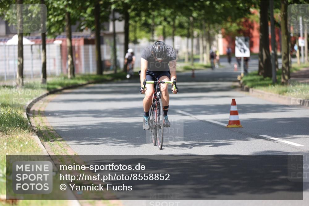 10.08.2025 - GEWOBA Citytriathlon Bremen Yannick Fuchs http://msf.ph/oto/8558852 10.08.2025 12:35:22 Radfahren 558, 579, 642, 707, 719, 742, 833, 973, 977, 1039 meine-sportfotos.de