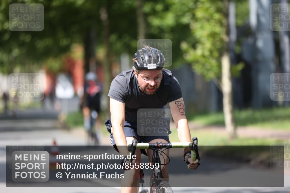 10.08.2025 - GEWOBA Citytriathlon Bremen Yannick Fuchs http://msf.ph/oto/8558859 10.08.2025 12:35:24 Radfahren 579, 642, 719, 742, 783, 833, 919, 973, 977, 1039 meine-sportfotos.de