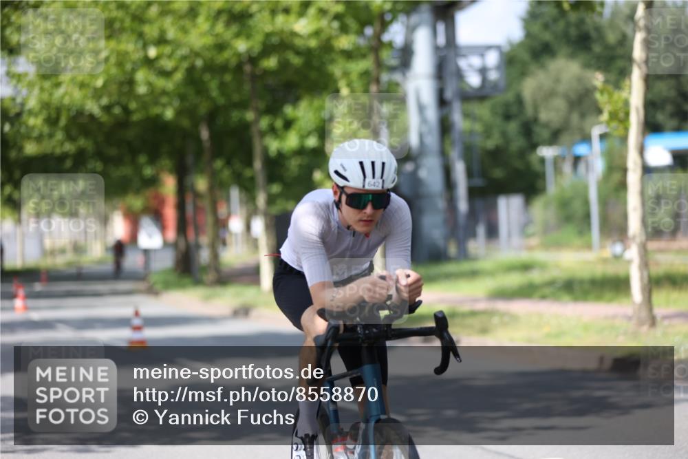 10.08.2025 - GEWOBA Citytriathlon Bremen Yannick Fuchs http://msf.ph/oto/8558870 10.08.2025 12:35:30 Radfahren 579, 642, 719, 742, 763, 783, 833, 919, 973, 1039 meine-sportfotos.de