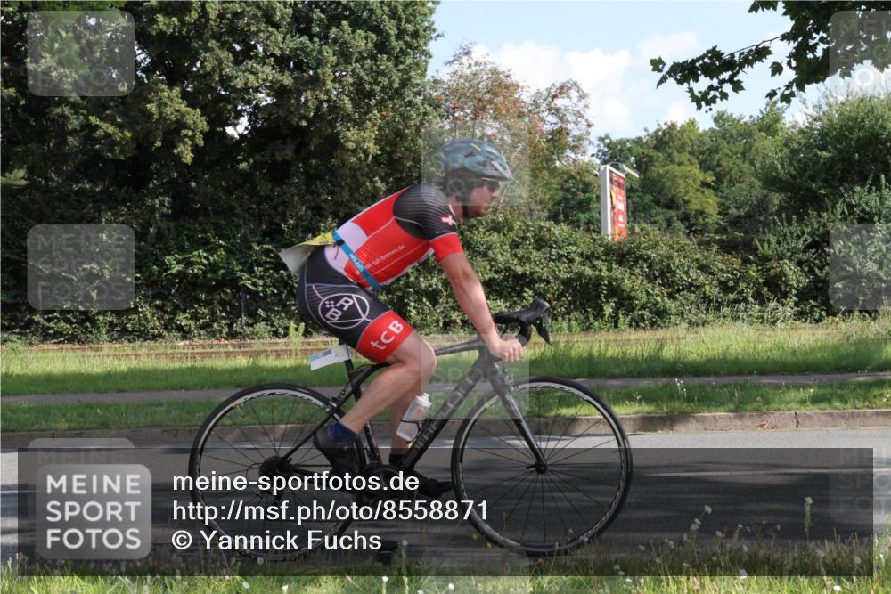 10.08.2025 - GEWOBA Citytriathlon Bremen Yannick Fuchs http://msf.ph/oto/8558871 10.08.2025 10:34:53 Radfahren 21, 129, 147, 181, 379, 393, 404, 413, 442, 461 meine-sportfotos.de