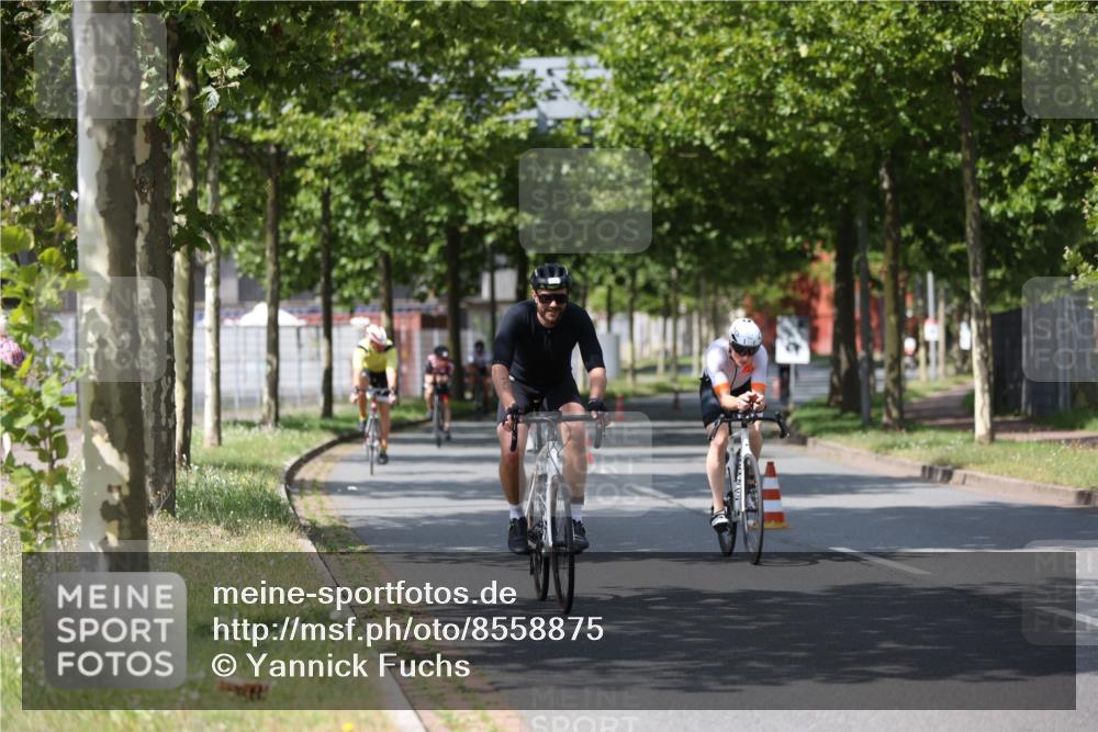 10.08.2025 - GEWOBA Citytriathlon Bremen Yannick Fuchs http://msf.ph/oto/8558875 10.08.2025 12:35:31 Radfahren 579, 642, 719, 742, 763, 783, 833, 919, 973, 1039 meine-sportfotos.de
