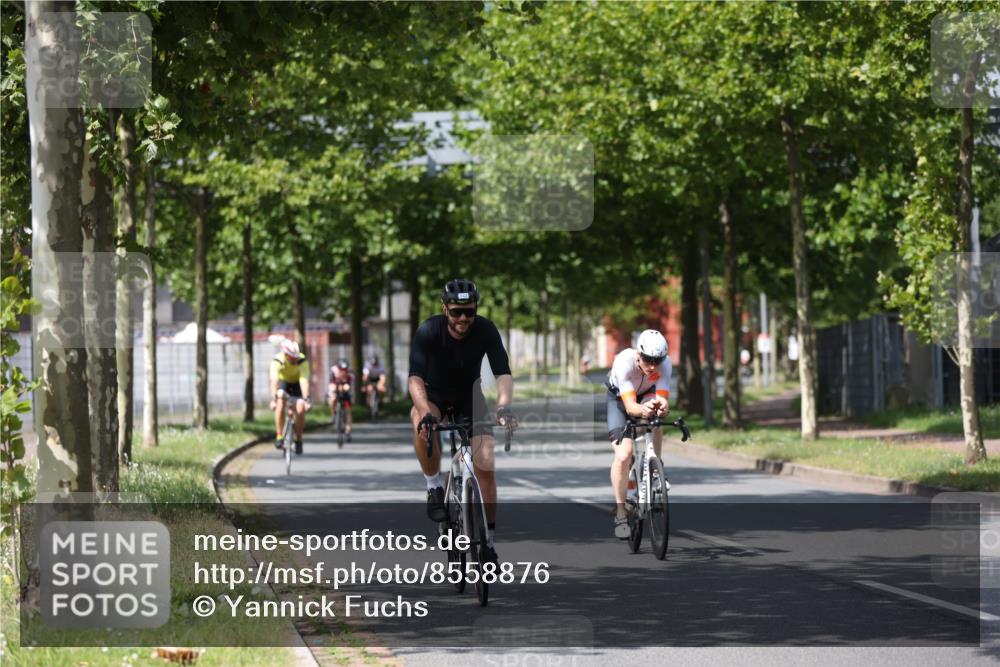 10.08.2025 - GEWOBA Citytriathlon Bremen Yannick Fuchs http://msf.ph/oto/8558876 10.08.2025 12:35:31 Radfahren 579, 642, 719, 742, 763, 783, 833, 919, 973, 1039 meine-sportfotos.de