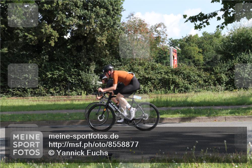 10.08.2025 - GEWOBA Citytriathlon Bremen Yannick Fuchs http://msf.ph/oto/8558877 10.08.2025 10:34:59 Radfahren 21, 129, 147, 181, 241, 379, 393, 404, 413, 445, 461 meine-sportfotos.de