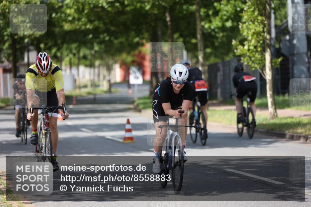 10.08.2025 - GEWOBA Citytriathlon Bremen Yannick Fuchs http://msf.ph/oto/8558883 10.08.2025 12:35:34 Radfahren 579, 642, 719, 742, 763, 783, 833, 919, 933, 1039 meine-sportfotos.de