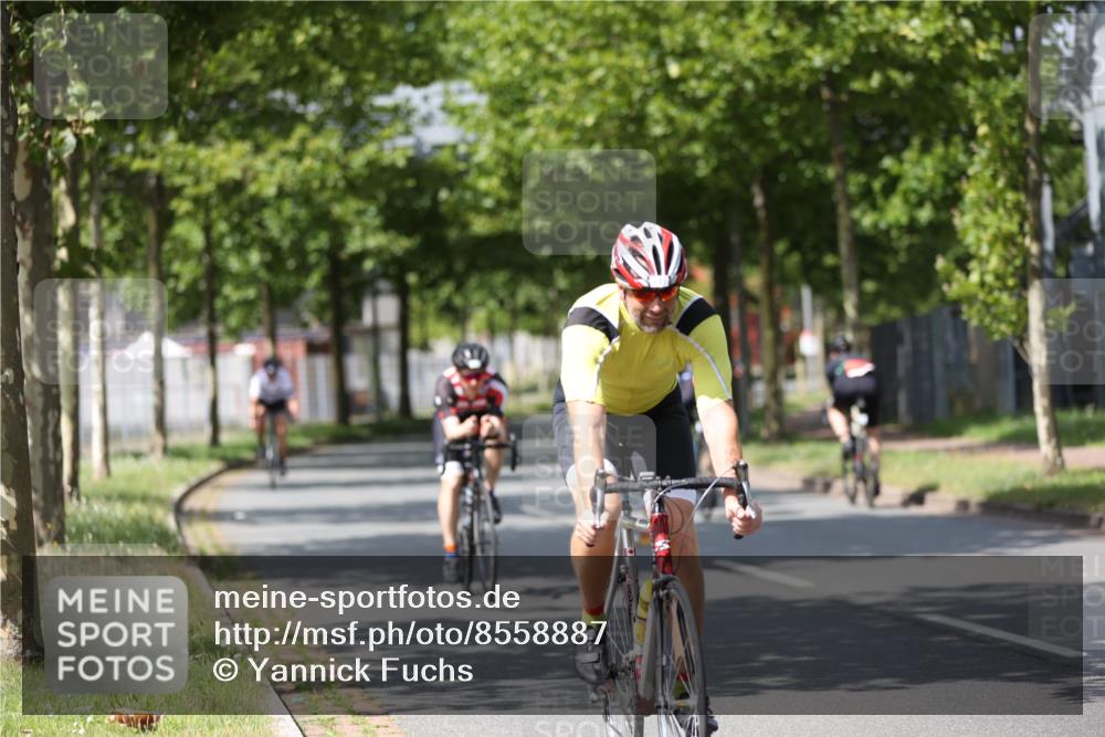 10.08.2025 - GEWOBA Citytriathlon Bremen Yannick Fuchs http://msf.ph/oto/8558887 10.08.2025 12:35:34 Radfahren 579, 642, 719, 742, 763, 783, 833, 919, 933, 1039 meine-sportfotos.de