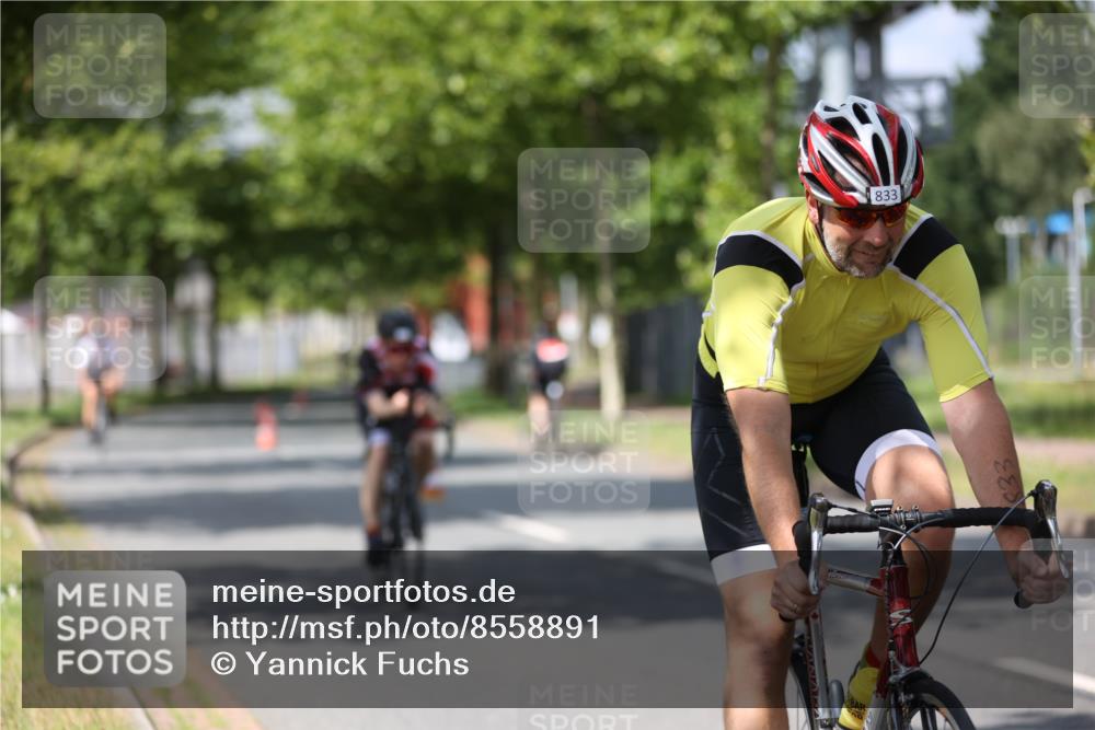 10.08.2025 - GEWOBA Citytriathlon Bremen Yannick Fuchs http://msf.ph/oto/8558891 10.08.2025 12:35:35 Radfahren 642, 719, 742, 763, 783, 833, 919, 933, 966, 1039 meine-sportfotos.de
