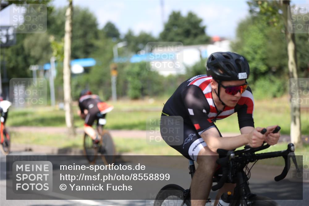 10.08.2025 - GEWOBA Citytriathlon Bremen Yannick Fuchs http://msf.ph/oto/8558899 10.08.2025 12:35:36 Radfahren 642, 719, 742, 763, 783, 833, 919, 933, 966 meine-sportfotos.de