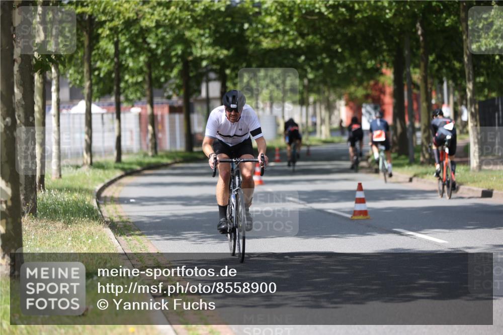 10.08.2025 - GEWOBA Citytriathlon Bremen Yannick Fuchs http://msf.ph/oto/8558900 10.08.2025 12:35:37 Radfahren 642, 719, 742, 763, 783, 833, 919, 933, 966 meine-sportfotos.de