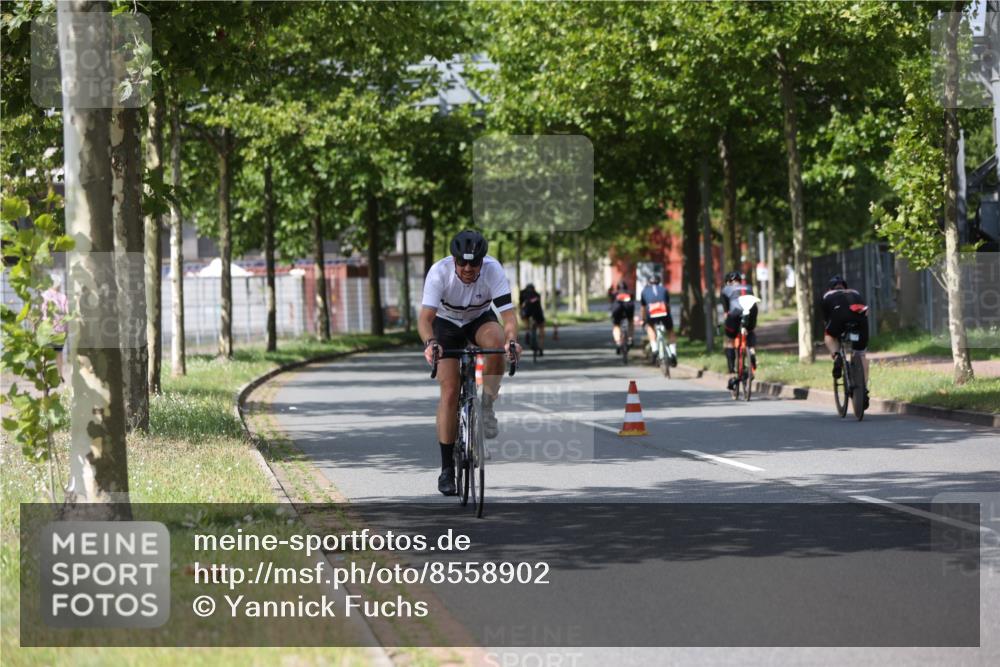 10.08.2025 - GEWOBA Citytriathlon Bremen Yannick Fuchs http://msf.ph/oto/8558902 10.08.2025 12:35:37 Radfahren 642, 719, 742, 763, 783, 833, 919, 933, 966 meine-sportfotos.de