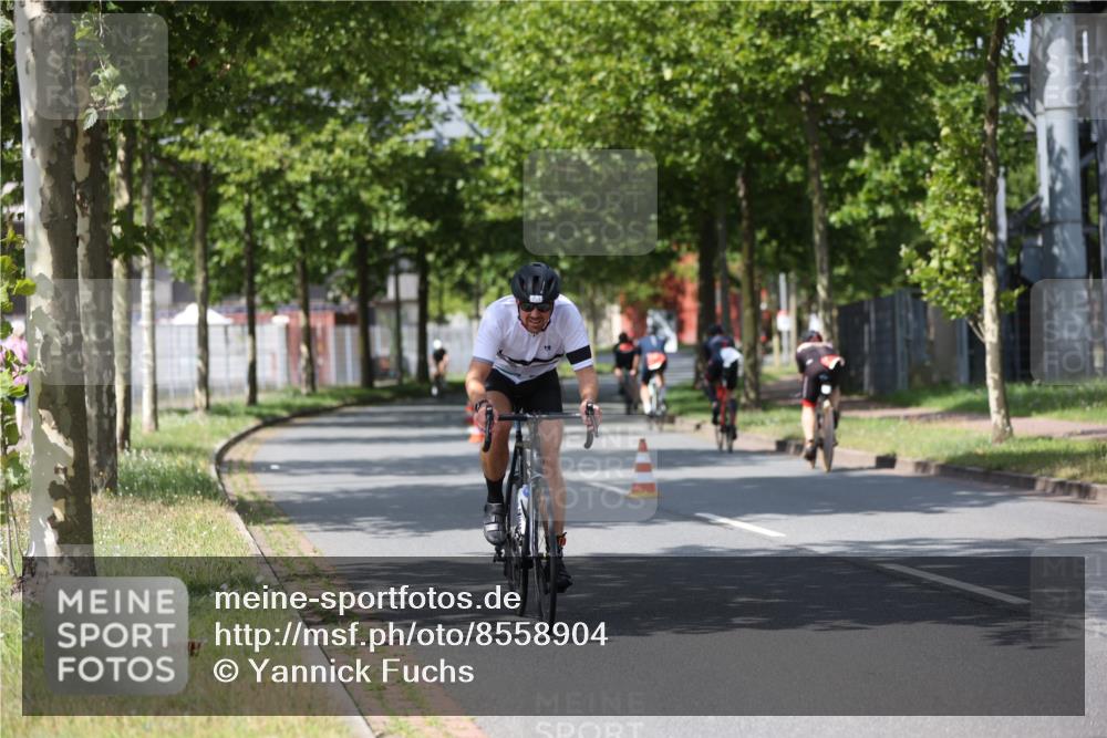 10.08.2025 - GEWOBA Citytriathlon Bremen Yannick Fuchs http://msf.ph/oto/8558904 10.08.2025 12:35:38 Radfahren 642, 719, 742, 763, 783, 833, 919, 933, 966 meine-sportfotos.de