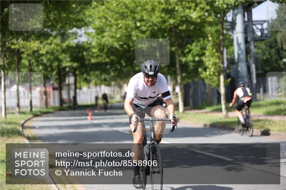 10.08.2025 - GEWOBA Citytriathlon Bremen Yannick Fuchs http://msf.ph/oto/8558906 10.08.2025 12:35:38 Radfahren 642, 719, 742, 763, 783, 833, 919, 933, 966 meine-sportfotos.de