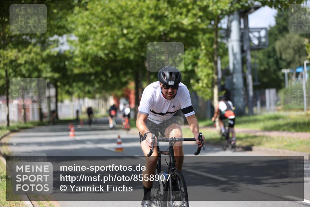 10.08.2025 - GEWOBA Citytriathlon Bremen Yannick Fuchs http://msf.ph/oto/8558907 10.08.2025 12:35:38 Radfahren 642, 719, 742, 763, 783, 833, 919, 933, 966 meine-sportfotos.de