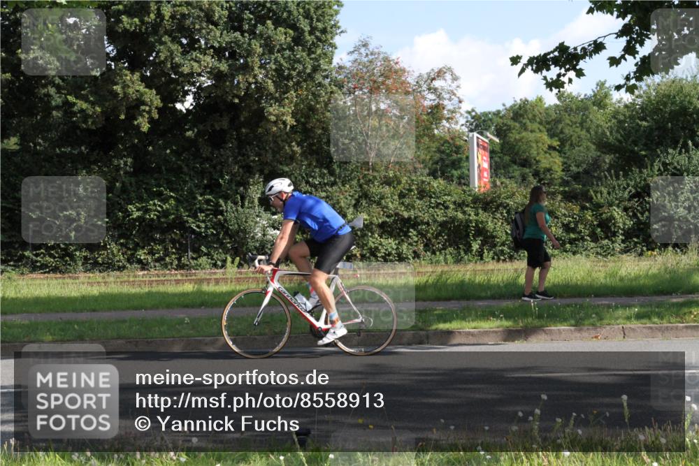 10.08.2025 - GEWOBA Citytriathlon Bremen Yannick Fuchs http://msf.ph/oto/8558913 10.08.2025 10:35:33 Radfahren 43, 83, 137, 356, 359, 392, 418, 454, 466, 480, 492 meine-sportfotos.de