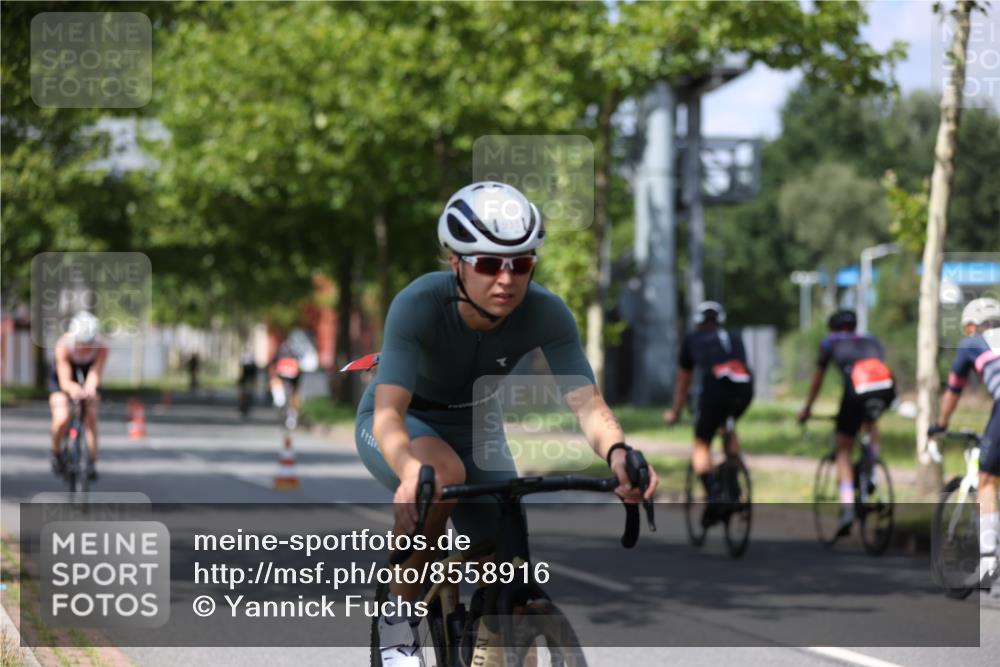 10.08.2025 - GEWOBA Citytriathlon Bremen Yannick Fuchs http://msf.ph/oto/8558916 10.08.2025 12:35:46 Radfahren 719, 763, 783, 833, 843, 877, 919, 933, 966 meine-sportfotos.de