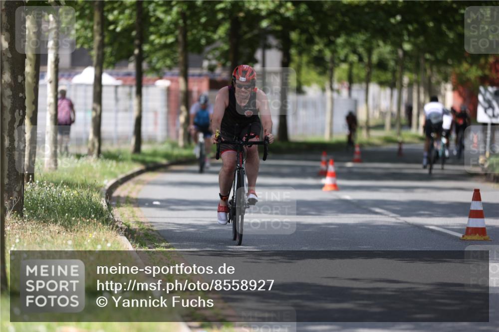 10.08.2025 - GEWOBA Citytriathlon Bremen Yannick Fuchs http://msf.ph/oto/8558927 10.08.2025 12:35:55 Radfahren 567, 843, 877, 933, 966 meine-sportfotos.de