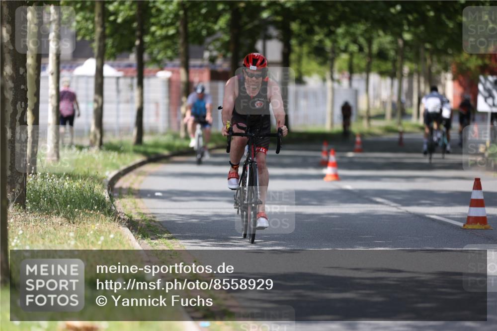 10.08.2025 - GEWOBA Citytriathlon Bremen Yannick Fuchs http://msf.ph/oto/8558929 10.08.2025 12:35:55 Radfahren 567, 843, 877, 933, 966 meine-sportfotos.de