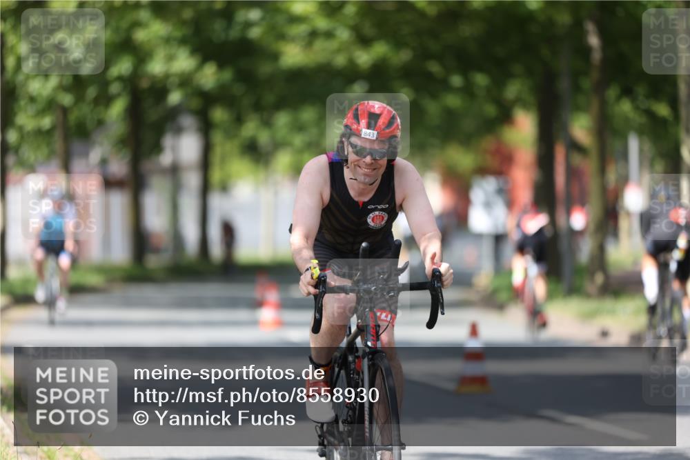 10.08.2025 - GEWOBA Citytriathlon Bremen Yannick Fuchs http://msf.ph/oto/8558930 10.08.2025 12:35:56 Radfahren 567, 843, 877, 933, 966 meine-sportfotos.de