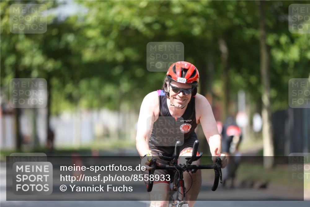 10.08.2025 - GEWOBA Citytriathlon Bremen Yannick Fuchs http://msf.ph/oto/8558933 10.08.2025 12:35:57 Radfahren 567, 636, 843, 877, 933, 966 meine-sportfotos.de