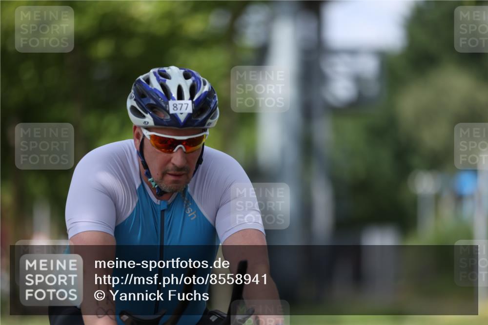10.08.2025 - GEWOBA Citytriathlon Bremen Yannick Fuchs http://msf.ph/oto/8558941 10.08.2025 12:36:01 Radfahren 567, 636, 759, 843, 877 meine-sportfotos.de