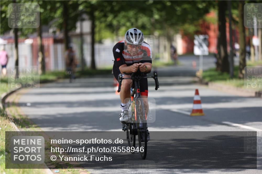 10.08.2025 - GEWOBA Citytriathlon Bremen Yannick Fuchs http://msf.ph/oto/8558946 10.08.2025 12:36:04 Radfahren 567, 582, 636, 759, 843, 877 meine-sportfotos.de