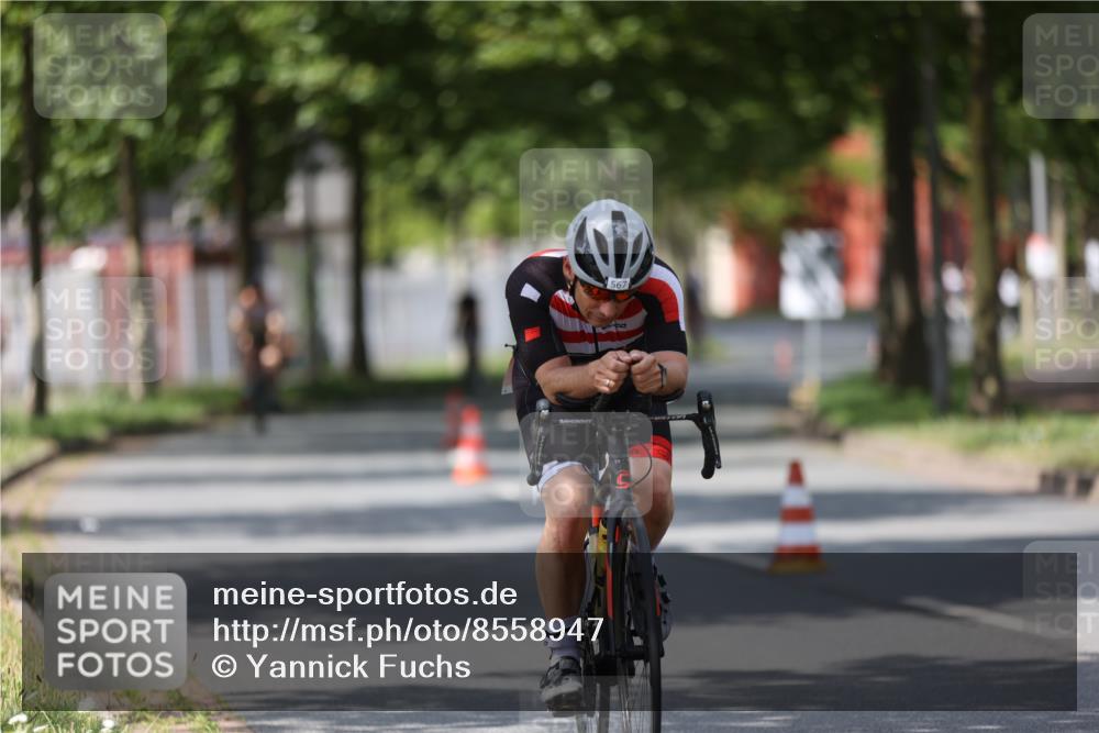 10.08.2025 - GEWOBA Citytriathlon Bremen Yannick Fuchs http://msf.ph/oto/8558947 10.08.2025 12:36:04 Radfahren 567, 582, 636, 759, 843, 877 meine-sportfotos.de