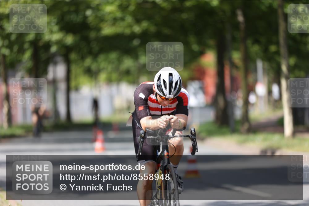 10.08.2025 - GEWOBA Citytriathlon Bremen Yannick Fuchs http://msf.ph/oto/8558948 10.08.2025 12:36:04 Radfahren 567, 582, 636, 759, 843, 877 meine-sportfotos.de