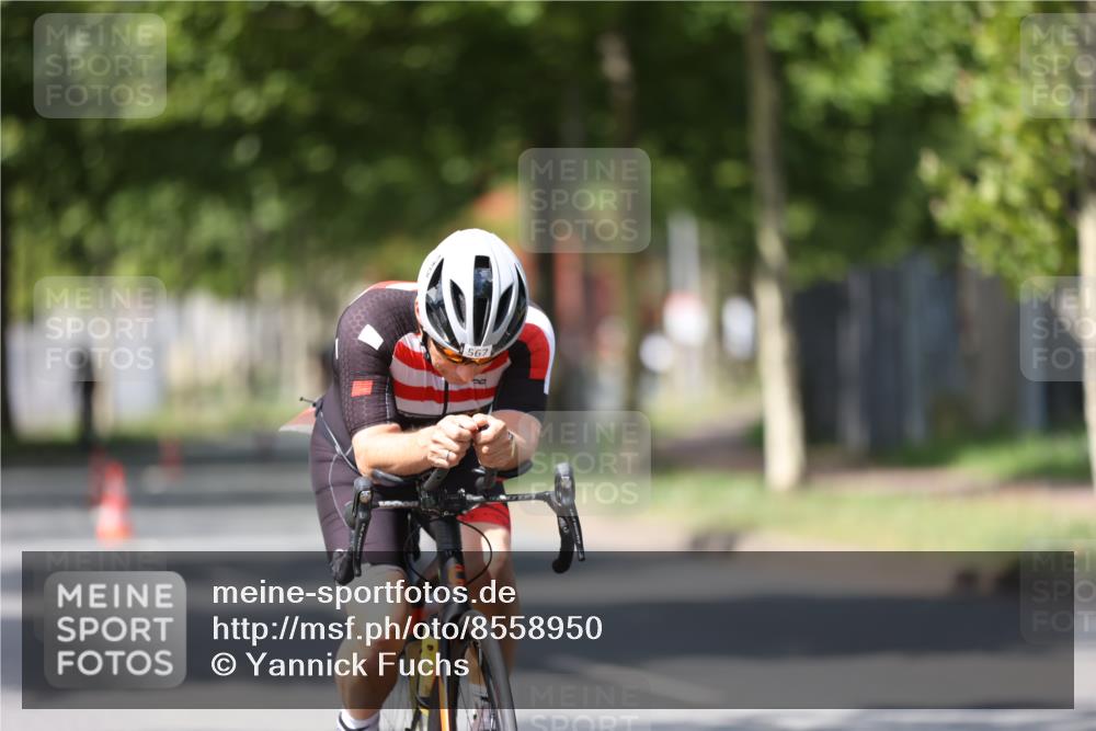10.08.2025 - GEWOBA Citytriathlon Bremen Yannick Fuchs http://msf.ph/oto/8558950 10.08.2025 12:36:05 Radfahren 567, 582, 636, 759, 843, 877 meine-sportfotos.de