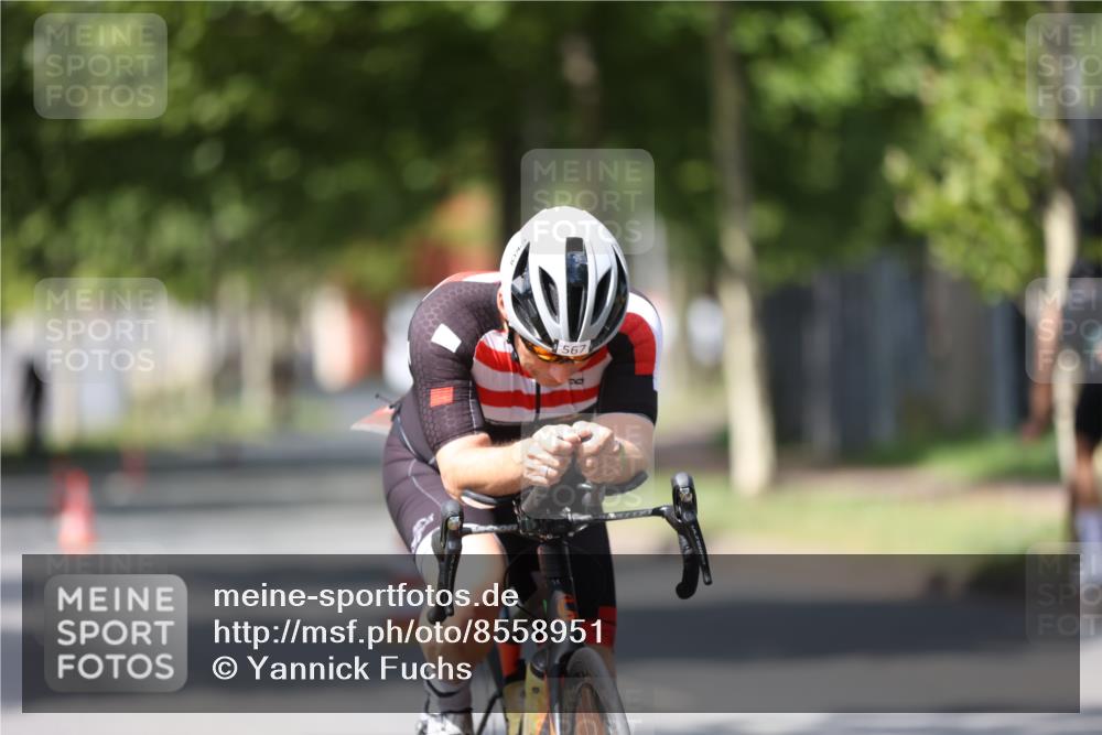 10.08.2025 - GEWOBA Citytriathlon Bremen Yannick Fuchs http://msf.ph/oto/8558951 10.08.2025 12:36:05 Radfahren 567, 582, 636, 759, 843, 877 meine-sportfotos.de
