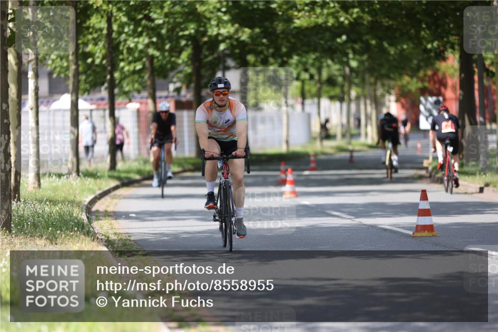 10.08.2025 - GEWOBA Citytriathlon Bremen Yannick Fuchs http://msf.ph/oto/8558955 10.08.2025 12:36:09 Radfahren 567, 582, 636, 759, 877 meine-sportfotos.de