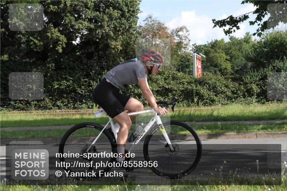 10.08.2025 - GEWOBA Citytriathlon Bremen Yannick Fuchs http://msf.ph/oto/8558956 10.08.2025 10:35:49 Radfahren 71, 83, 109, 225, 392, 452, 454 meine-sportfotos.de